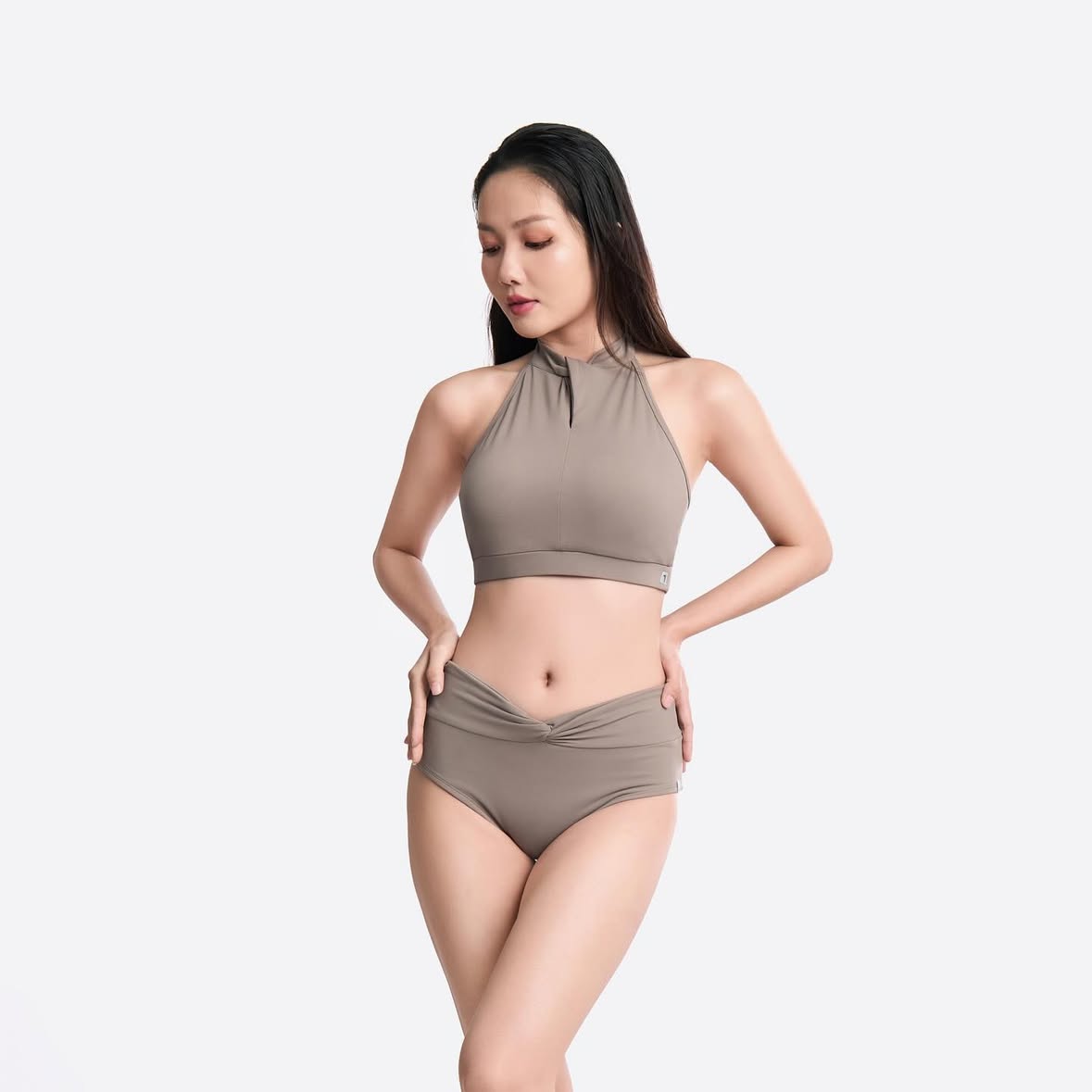 Vpolewear - KAILEY BEIGE 套裝 -零碼出清